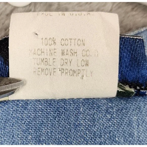 Central Falls Shirt Womens Medium Blue Denim Pleated Worn Grannycore Vintage Top - Picture 13 of 13